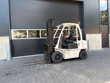 Veiling: Heftruck UniCarriers Y1D2A25Q Diesel 1700kg 5.5m 20, Ophalen