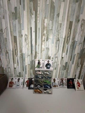 Chaussure de football, Brochure, Objet décoratif, Collections