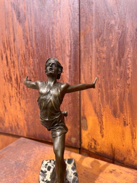 Milo (1910-1978) - After - Statue, Olympische hardloper -, Antiek en Kunst, Kunst | Designobjecten