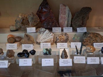 Collection de minéraux comptant plus de 25 pièces.- 2000 g, Verzamelen, Mineralen en Fossielen