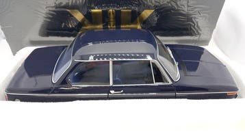 KK-Scale 1:12 - Voiture miniature - BMW 1602 1974 -