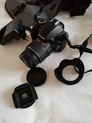 Nikon D3200 Digital SLR - AF-S DX Nikkor 18-55mm f/3.5-5.6G