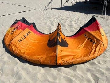 North Orbit Kite 2026 orange 10, Watersport en Boten, Kitesurfen, Gebruikt, 10 m²