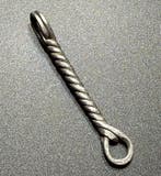Oud-Romeins Zilver Onbeschadigd gedraaid amulet-sieraad in, Antiek en Kunst