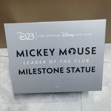 D23 - Speelgoed figuur Mickey Mouse Milestone Statue - 2020+