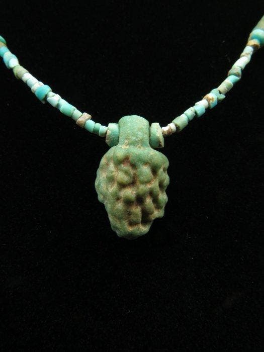 Oud-Egyptisch Ketting gemaakt van turquoise en, Handtassen en Accessoires, Antieke sieraden