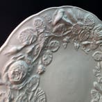 Meissen - Bord - hardpaste porselein - Rozenreliëfplaat