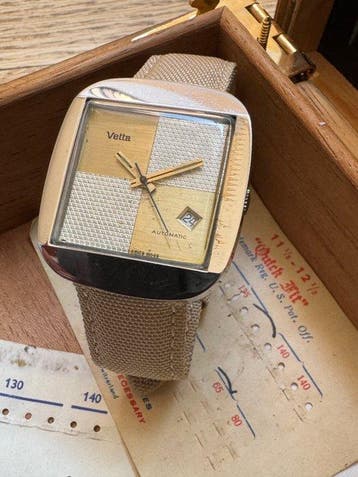 Wyler Vetta - two tone mosaic harlequin tv screen Automatic