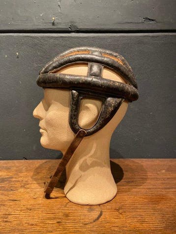 Casque de cyclisme antique - Tour de France 1930, Collections