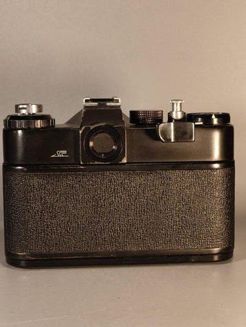 Zenit ET 35mm SLR Camera - Multi-Coated MC Helios 44-3 58mm