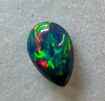 Opale Cabochon - Hauteur : 13.5 mm - Largeur : 9 mm- 0.52 g, Collections