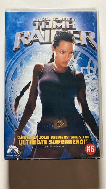 LARA CROFT TOMB RAIDER (VHS)