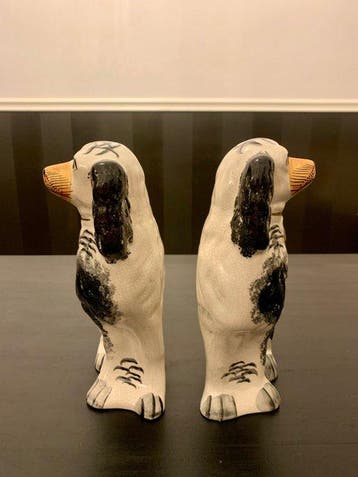Beeld, Staffordshire spaniel - 23 cm - Glazuur, Keramiek