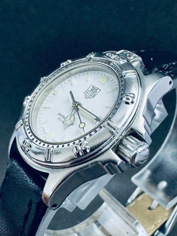 TAG Heuer - 4000 Series - Zonder minimumprijs - 999.808A -