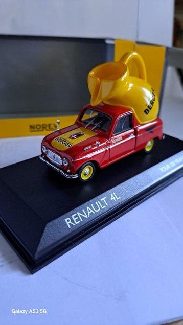 Norev 1:43 - Modelauto (2) - Renault 4L Berger - Tour de