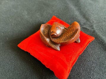 Netsuke sculpté dans du buis fin de la période Showa,