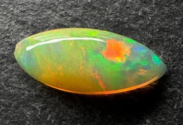 Opaal Cabochon- 0.47 g
