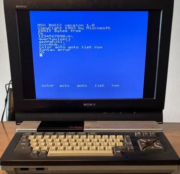 Philips - VG-8020 (MSX1) - Philips VG-8020 - Spelcomputer