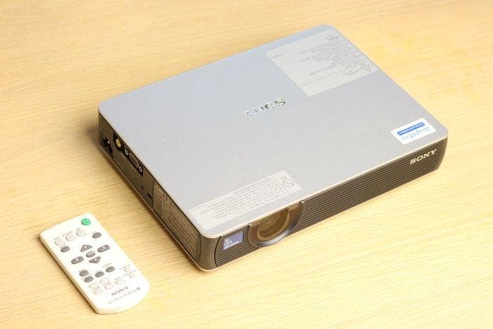 Sony VPL-MX20 beamer + Transportkoffer (just 602 lamphours), Collections, Appareils photo & Matériel cinématographique