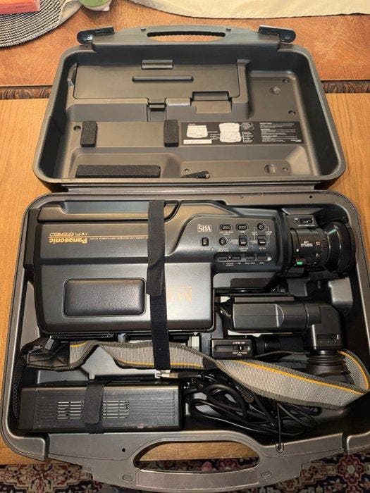 Panasonic M10 (VHS) S-VHS-C camera, Verzamelen, Foto-apparatuur en Filmapparatuur