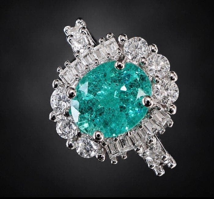 925 sterlingzilver smaragdgroen kristal halo-ring. 4,5 g, Huis en Inrichting, Overige Huis en Inrichting