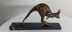 Sculpture, Brons kangoeroe in spinghouding. - 16 cm - bronze, Antiek en Kunst