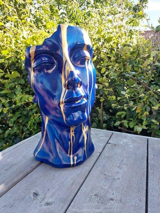 Beeld, statue head in blue color - 50 cm - polyresin, Antiek en Kunst, Curiosa en Brocante