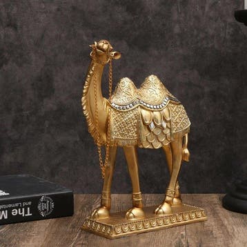 sculptuur, Hand Finished Golden Camel Sculpture – Luxury