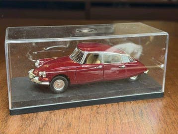 Rio 1:43 - Modelauto - Citroën DS 21, Nieuw