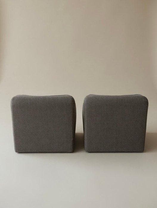 Arflex - Tito Agnoli - Novemila - Fauteuil (2) - Textiel, Antiquités & Art, Antiquités | Meubles | Chaises & Canapés