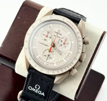 Omega x Swatch - MoonSwatch - Mission to Jupiter - Sans prix, Bijoux, Sacs & Beauté
