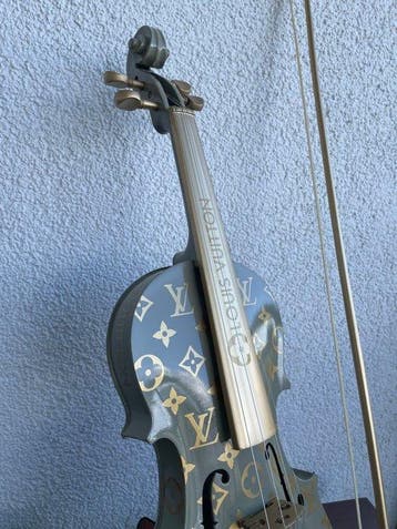 J.Reinhardt - Custom Louis Vuitton Violin - Couleur Olive &