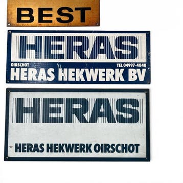 Collection de huit panneaux publicitaires vintage Heras