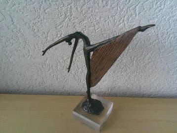 Artihove - Corry Ammerlaan - sculptuur, DE UITDAGENDE STAP -, Antiquités & Art, Curiosités & Brocante