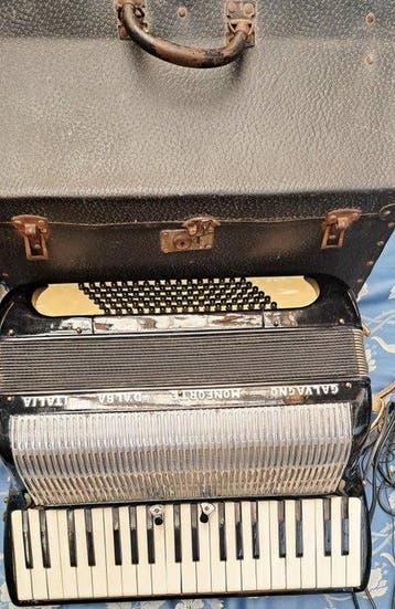 Galvagno monforte dalba - fisarmonica depoca cromatica a, Muziek en Instrumenten, Nieuw