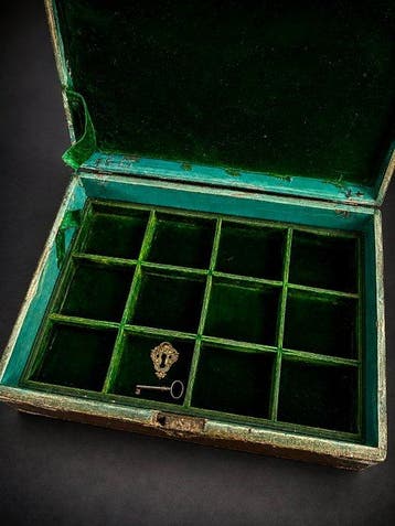 Wapens van een kardinaal-aartsbisschop - Hout, Leder,, Antiek en Kunst