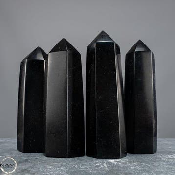 Exclusieve zwarte toermalijn-obelisken-set – Krachtige