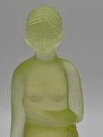 Beeldje, Déesse - 17 cm - Uraniumglas - 1930, Antiek en Kunst