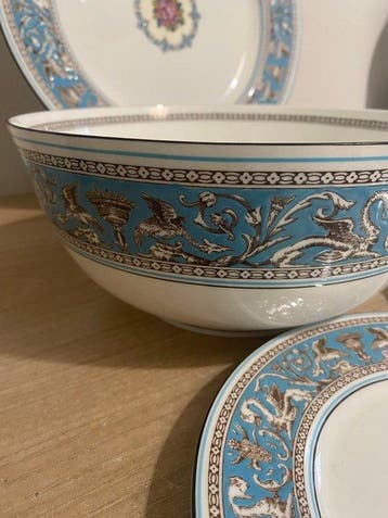 Wedgwood - Serveerschaal (9) - Florentine - Been, Porselein, Antiek en Kunst, Antiek | Meubels | Tafels