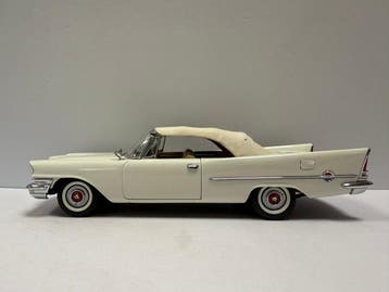 Danbury Mint 1:24 - Modelauto - 1957 Chrysler 300C, Nieuw