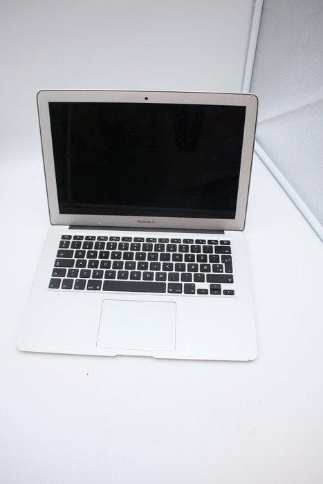 Lot of 4 vintage Apple devices: MacBook Air | iPad 6th Gen |, Games en Spelcomputers, Spelcomputers | Overige Accessoires