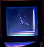 Wandklok - present time - Modern Plastic - 1980-1990