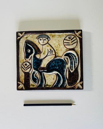 Soholm - Noomi Backhausen - Reliëf, Boy on Horse - 21.5 cm -