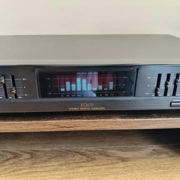 Philips - EQ670 Égaliseur graphique stéréo