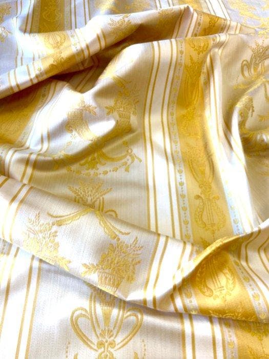 Elegante jacquarddamaststof met klassiek ornamentpatroon. -, Antiquités & Art, Tapis & Textile