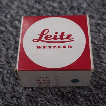 Leitz Adapter #22232 – M42 Universal Screw-Mount Lens to