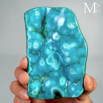 Levendig turkoois chrysocolla met oog-vormige formaties