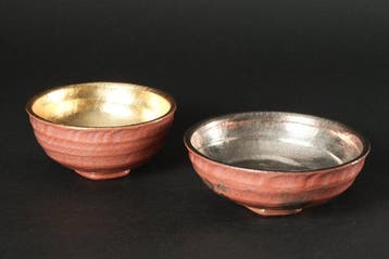 Theekom - Shimadai Raku theebowls – paar goud- en zilverblad