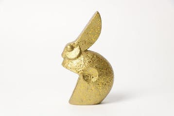 Rabbit – Gouden Zodiak-Sculptuur door Saegusa Sotaro -