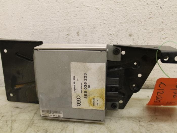 Radio versterker Audi A4 O118484, Autos : Pièces & Accessoires, Électronique & Câbles